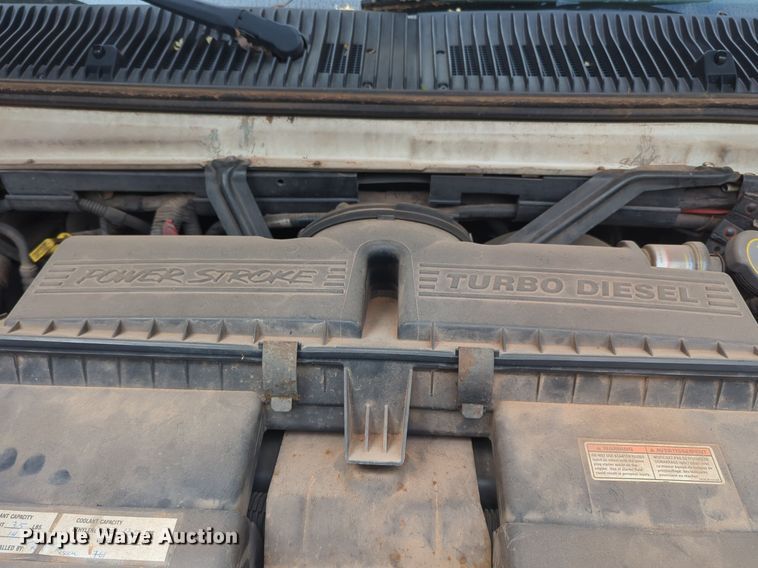 image for item NZ9620 2000 Ford E450 Super Duty ambulance