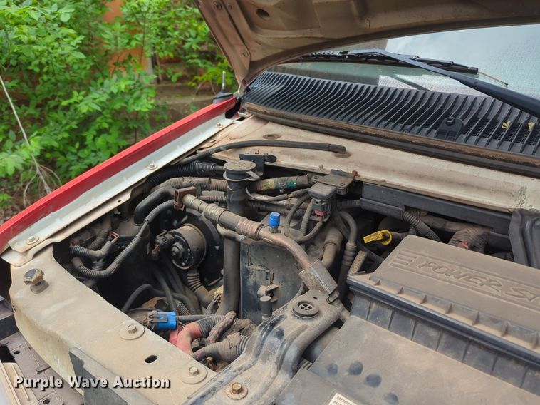 image for item NZ9620 2000 Ford E450 Super Duty ambulance