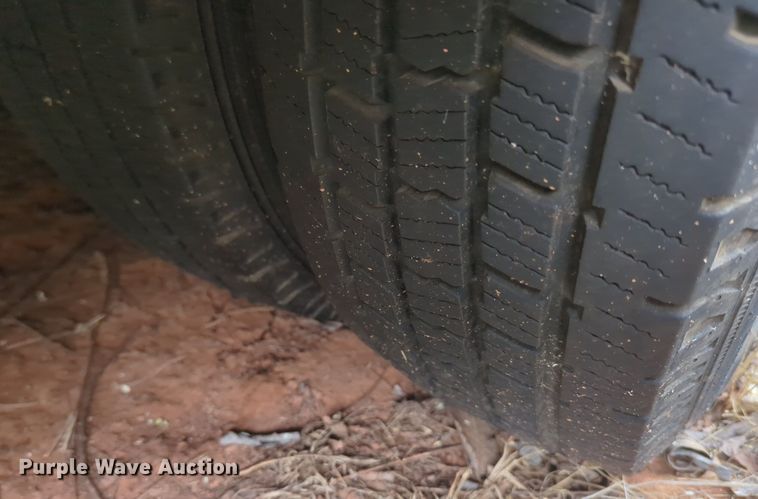 image for item NZ9620 2000 Ford E450 Super Duty ambulance