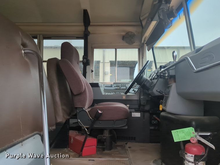 image for item NZ9718 2007 Blue Bird school bus