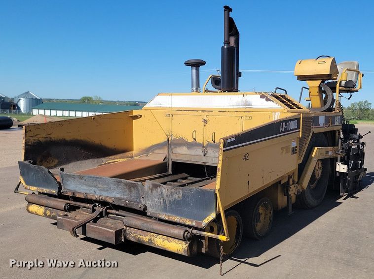image for item NZ9840 2000 Caterpillar AP1000B paver