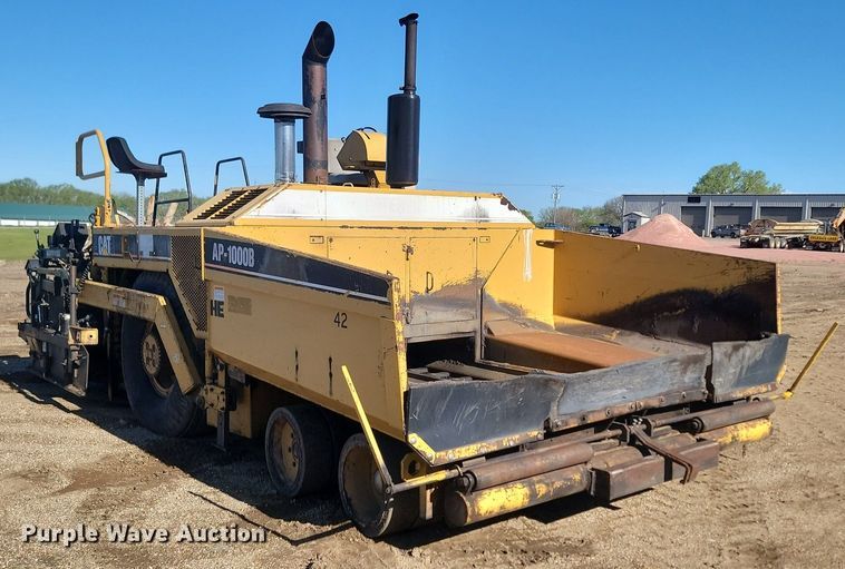 image for item NZ9840 2000 Caterpillar AP1000B paver