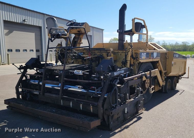 image for item NZ9840 2000 Caterpillar AP1000B paver