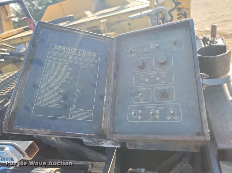 image for item NZ9840 2000 Caterpillar AP1000B paver