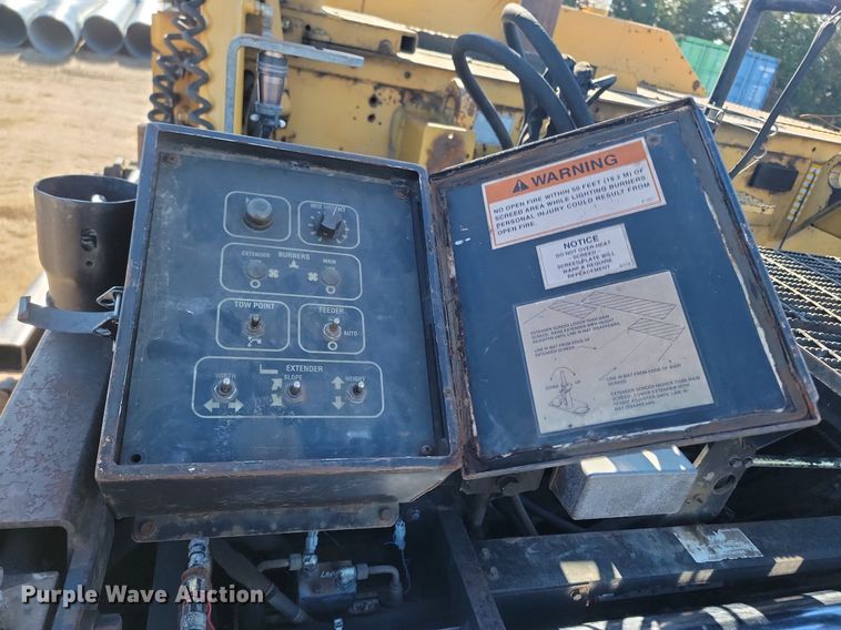 image for item NZ9840 2000 Caterpillar AP1000B paver