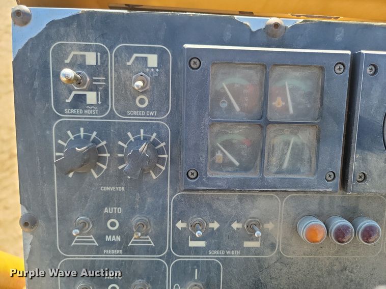 image for item NZ9840 2000 Caterpillar AP1000B paver