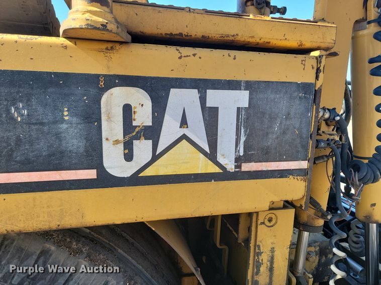 image for item NZ9840 2000 Caterpillar AP1000B paver