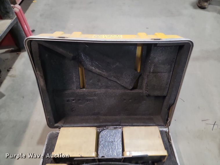 image for item NZ9840 2000 Caterpillar AP1000B paver