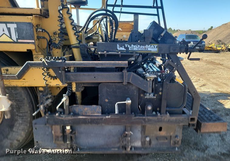 image for item NZ9840 2000 Caterpillar AP1000B paver