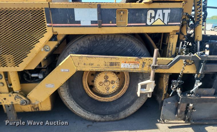 image for item NZ9840 2000 Caterpillar AP1000B paver