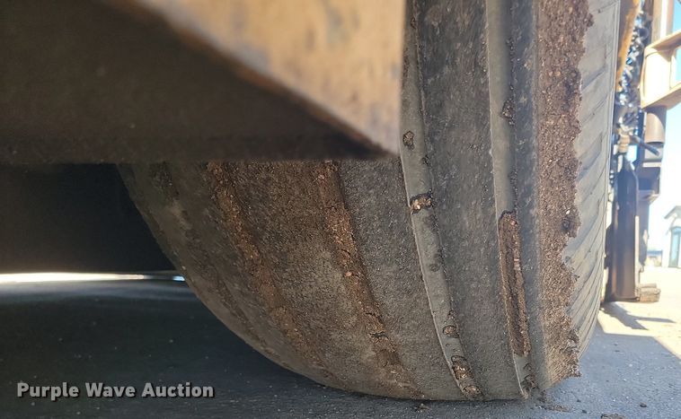 image for item NZ9840 2000 Caterpillar AP1000B paver