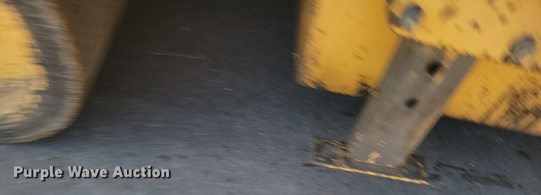 image for item NZ9840 2000 Caterpillar AP1000B paver