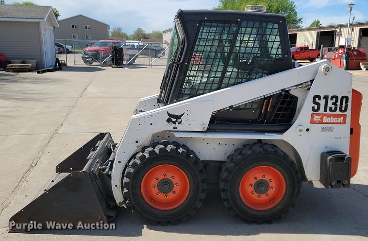 image for item NZ9841 2009 Bobcat S130 skid steer loader