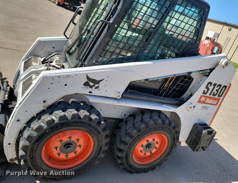 image for item NZ9841 2009 Bobcat S130 skid steer loader