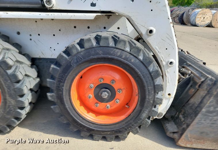 image for item NZ9841 2009 Bobcat S130 skid steer loader