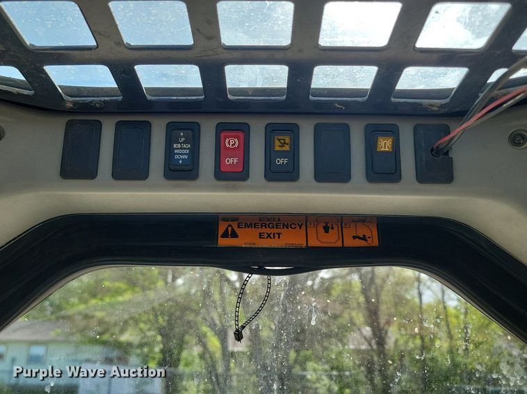 image for item NZ9841 2009 Bobcat S130 skid steer loader