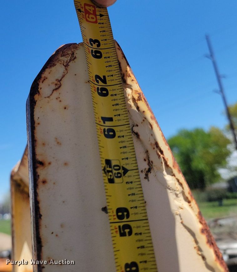 image for item NZ9849 2001 Road King 8x24 equipment trailer