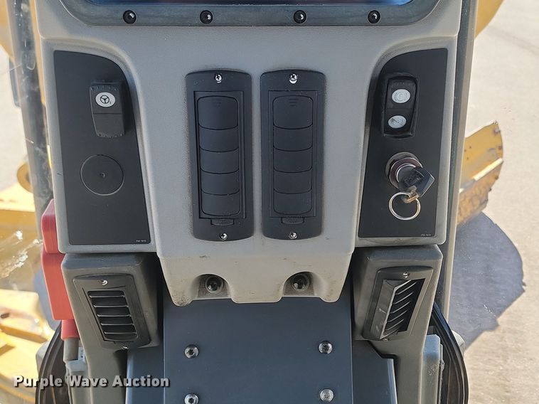 image for item NZ9851 2008 Caterpillar 140M motor grader