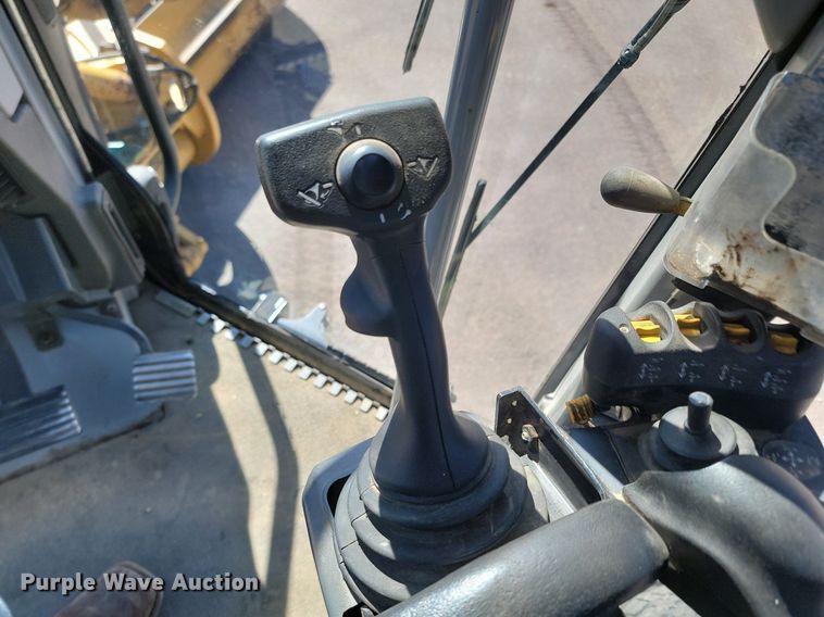 image for item NZ9851 2008 Caterpillar 140M motor grader