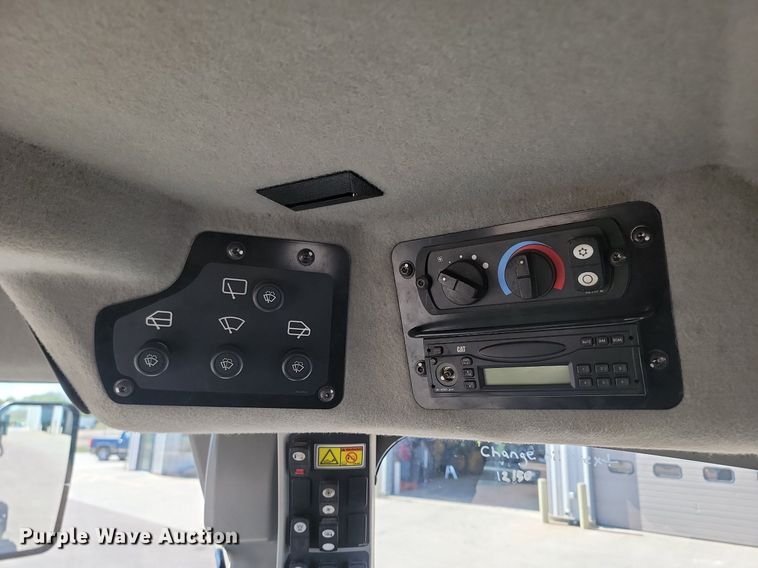 image for item NZ9851 2008 Caterpillar 140M motor grader