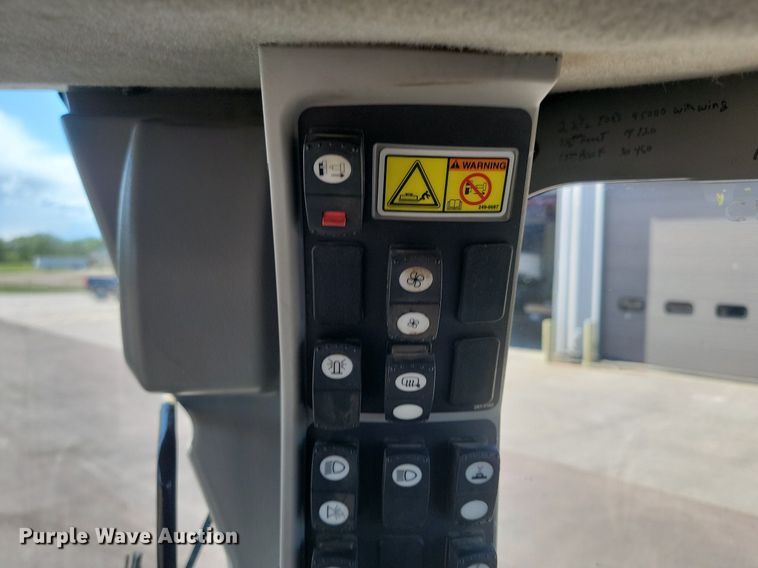 image for item NZ9851 2008 Caterpillar 140M motor grader