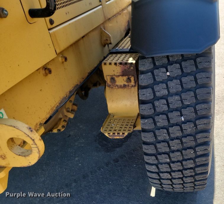 image for item NZ9851 2008 Caterpillar 140M motor grader