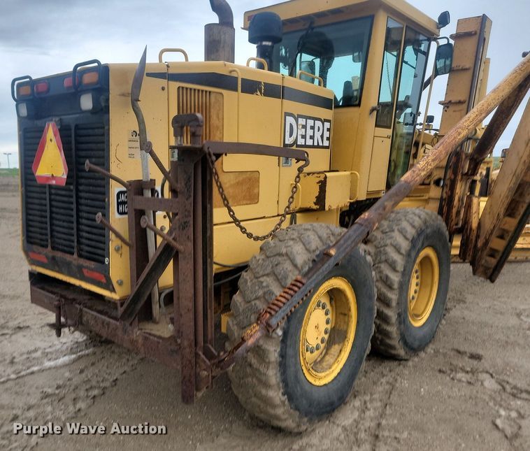 image for item NZ9852 1999 John Deere 772CH motor grader