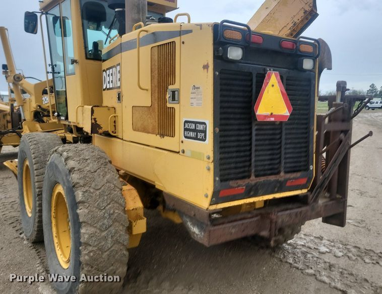 image for item NZ9852 1999 John Deere 772CH motor grader