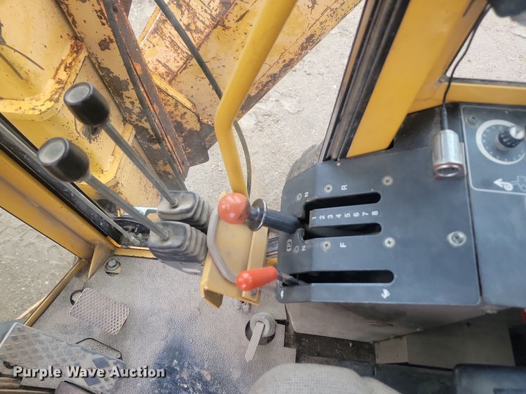 image for item NZ9852 1999 John Deere 772CH motor grader