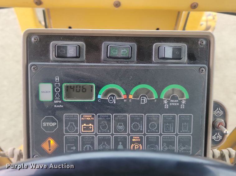 image for item NZ9852 1999 John Deere 772CH motor grader