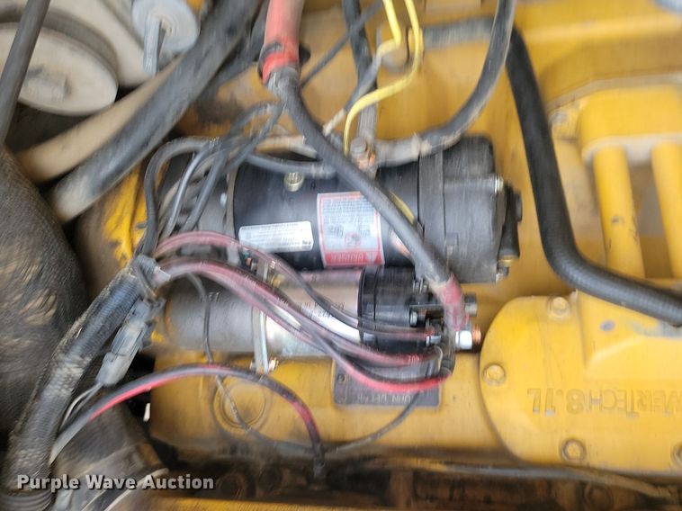 image for item NZ9852 1999 John Deere 772CH motor grader