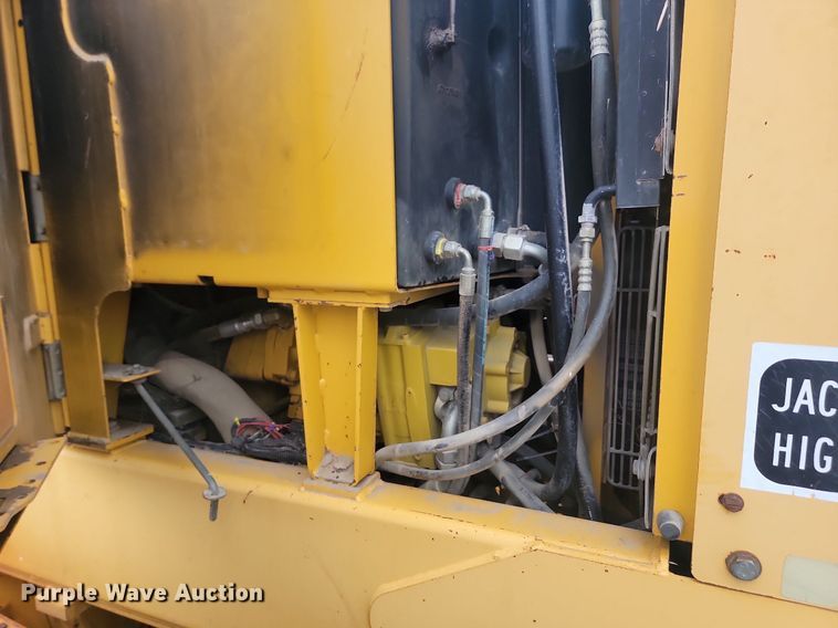 image for item NZ9852 1999 John Deere 772CH motor grader