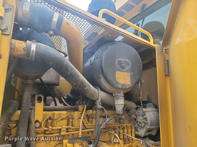 image for item NZ9852 1999 John Deere 772CH motor grader