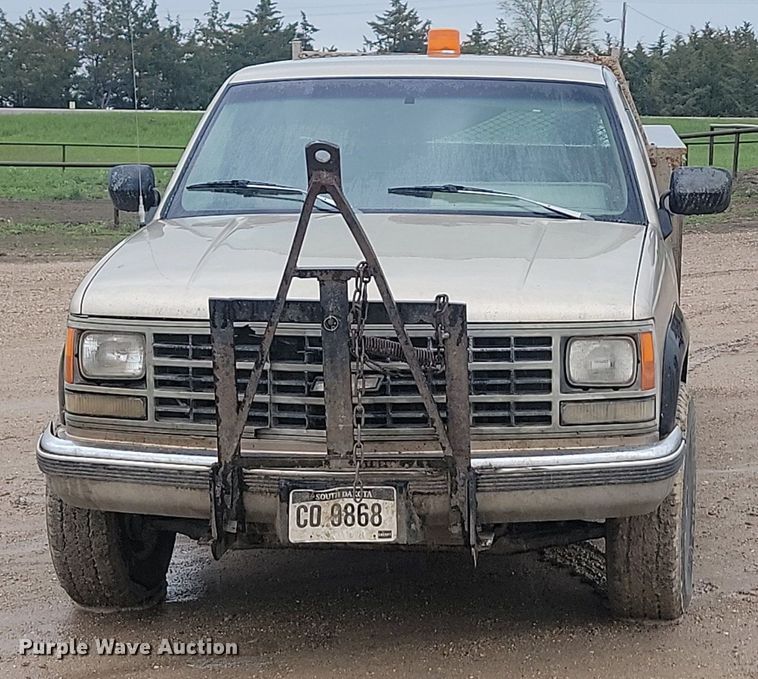 image for item NZ9853 1992 Chevrolet  2500 Ext. Cab utility bed pickup truck