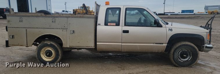 image for item NZ9853 1992 Chevrolet  2500 Ext. Cab utility bed pickup truck