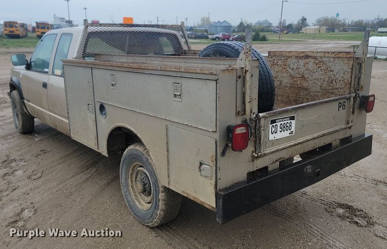 image for item NZ9853 1992 Chevrolet  2500 Ext. Cab utility bed pickup truck