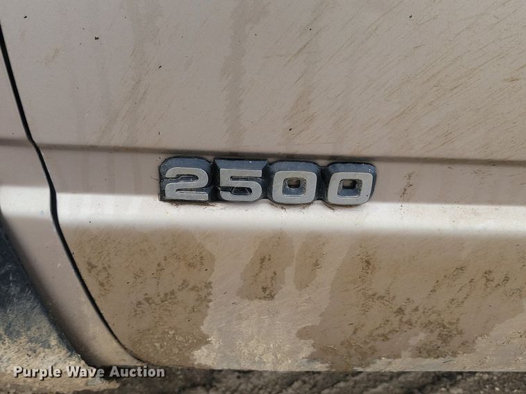 image for item NZ9853 1992 Chevrolet  2500 Ext. Cab utility bed pickup truck