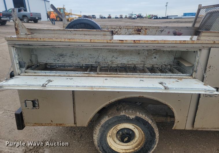 image for item NZ9853 1992 Chevrolet  2500 Ext. Cab utility bed pickup truck