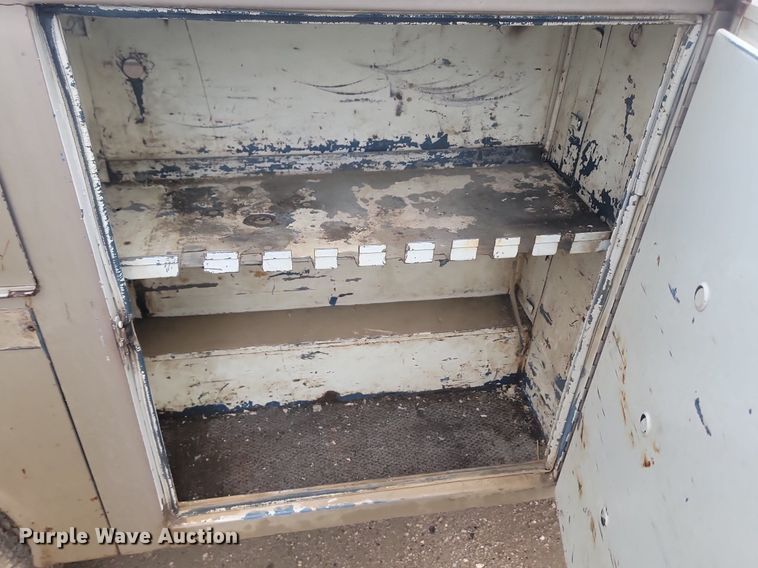 image for item NZ9853 1992 Chevrolet  2500 Ext. Cab utility bed pickup truck