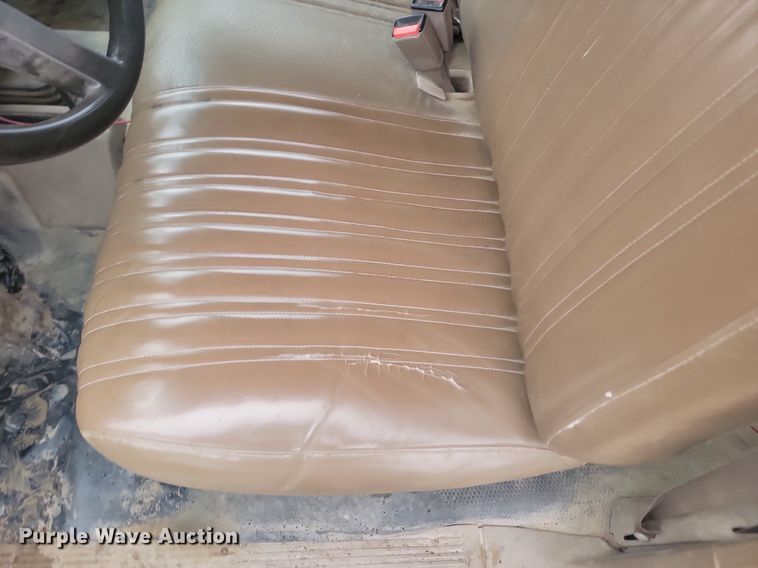 image for item NZ9853 1992 Chevrolet  2500 Ext. Cab utility bed pickup truck