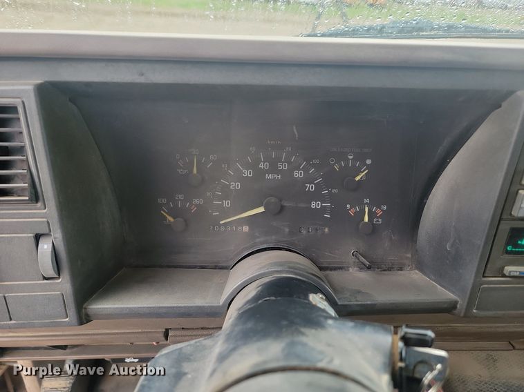 image for item NZ9853 1992 Chevrolet  2500 Ext. Cab utility bed pickup truck