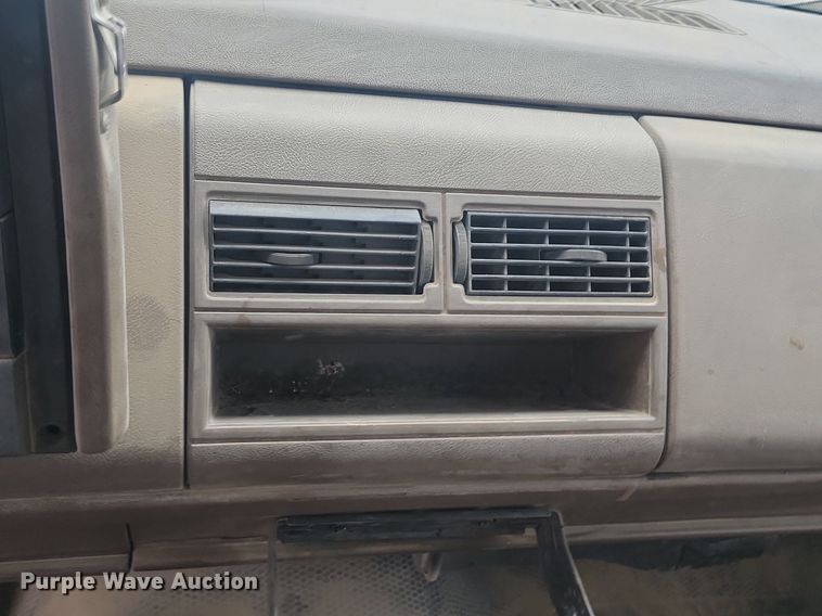 image for item NZ9853 1992 Chevrolet  2500 Ext. Cab utility bed pickup truck