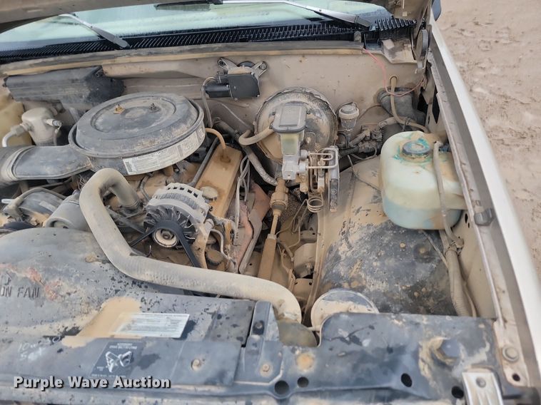 image for item NZ9853 1992 Chevrolet  2500 Ext. Cab utility bed pickup truck