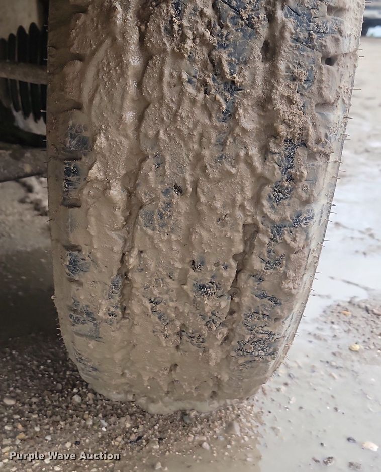 image for item NZ9853 1992 Chevrolet  2500 Ext. Cab utility bed pickup truck