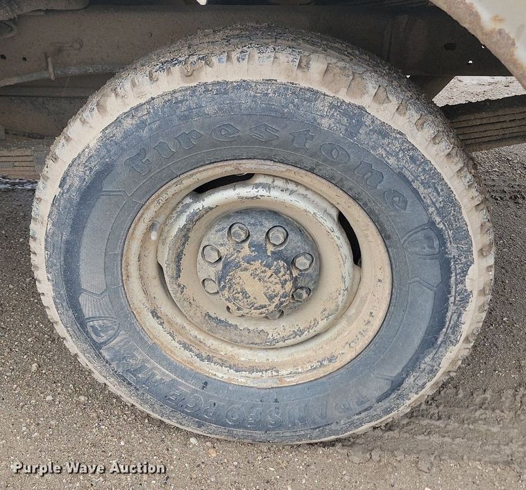 image for item NZ9853 1992 Chevrolet  2500 Ext. Cab utility bed pickup truck