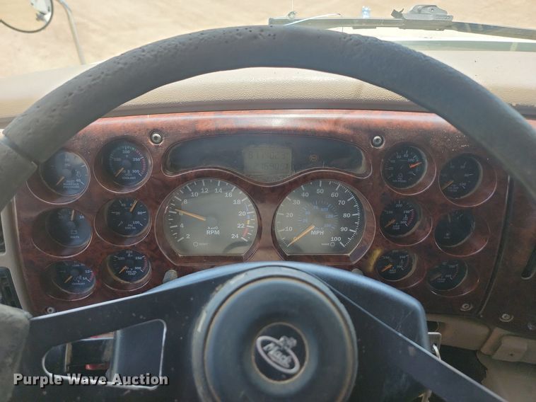 image for item NZ9868 2007 Mack Vision CXN613 semi truck