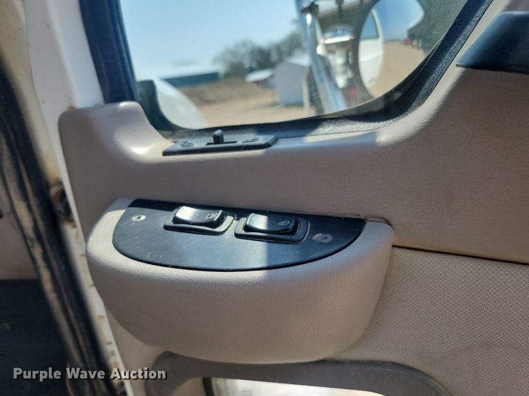 image for item NZ9868 2007 Mack Vision CXN613 semi truck