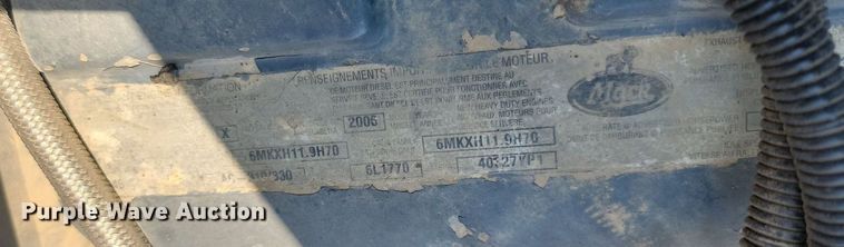 image for item NZ9868 2007 Mack Vision CXN613 semi truck