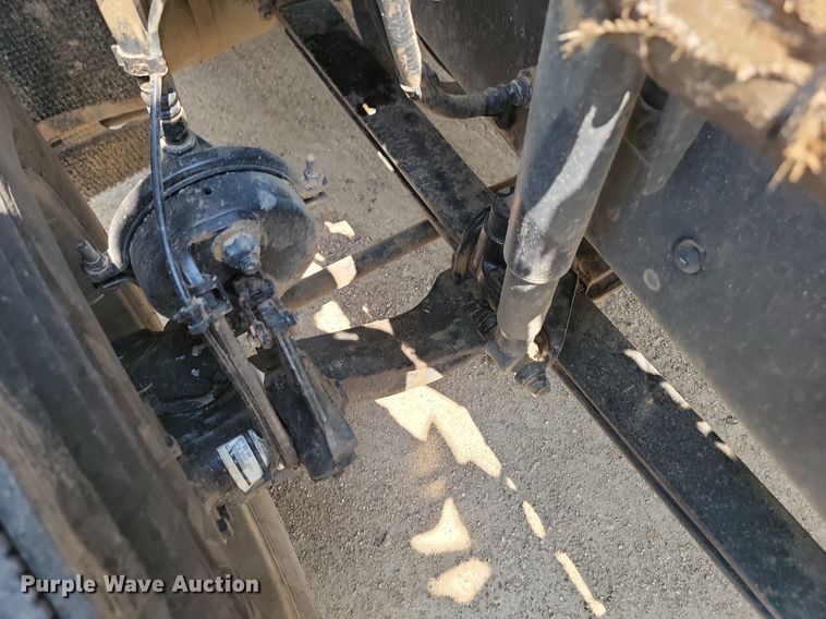 image for item NZ9868 2007 Mack Vision CXN613 semi truck