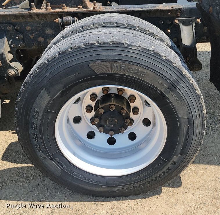 image for item NZ9868 2007 Mack Vision CXN613 semi truck